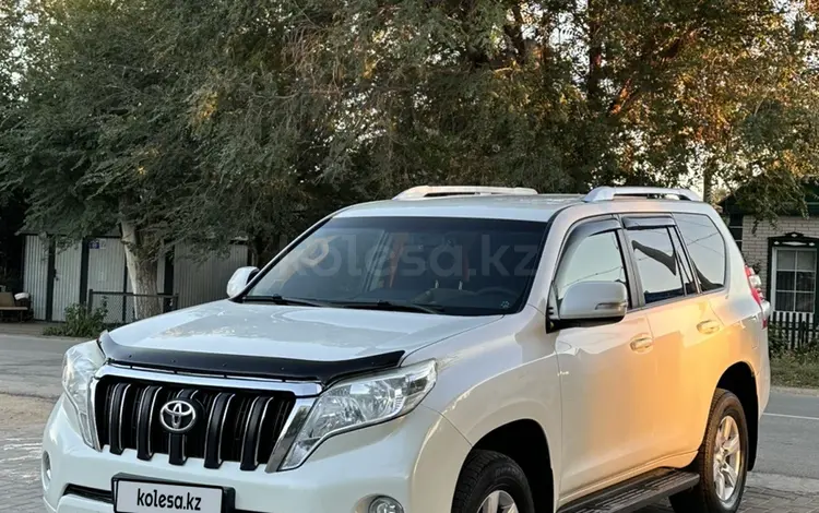 Toyota Land Cruiser Prado 2015 года за 15 850 000 тг. в Актобе