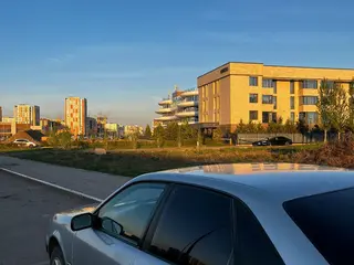 Audi 100