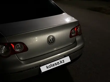Volkswagen Passat 2005 года за 4 100 000 тг. в Астана – фото 3