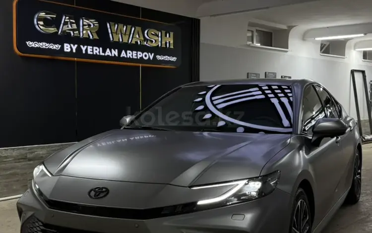 Toyota Camry 2024 года за 26 000 000 тг. в Актобе