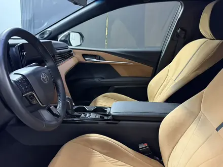 Toyota Camry 2024 года за 26 000 000 тг. в Актобе – фото 10