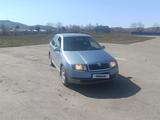 Skoda Fabia 2002 годаүшін1 510 000 тг. в Алтай – фото 2