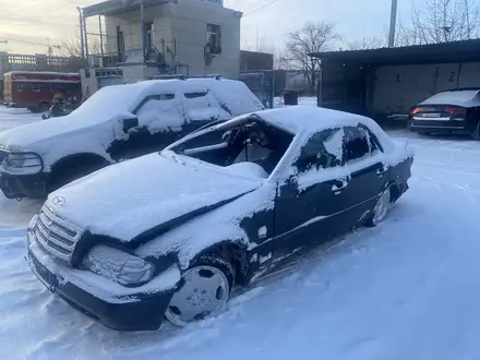 Mercedes-Benz C 280 1995 года за 900 000 тг. в Караганда