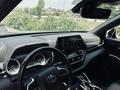 Toyota Highlander 2023 года за 25 000 000 тг. в Алматы – фото 14