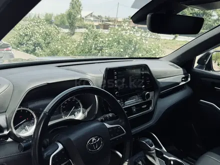 Toyota Highlander 2023 года за 25 000 000 тг. в Алматы – фото 14