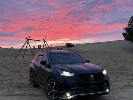 Toyota Highlander 2023 года за 25 000 000 тг. в Алматы – фото 4