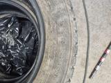 Зимние б/у шины шипованные Nokian Tyres за 200 000 тг. в Астана – фото 3