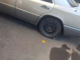 Mercedes-Benz E 200 1990 года за 750 000 тг. в Тараз