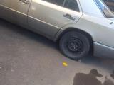 Mercedes-Benz E 200 1990 года за 750 000 тг. в Тараз – фото 3