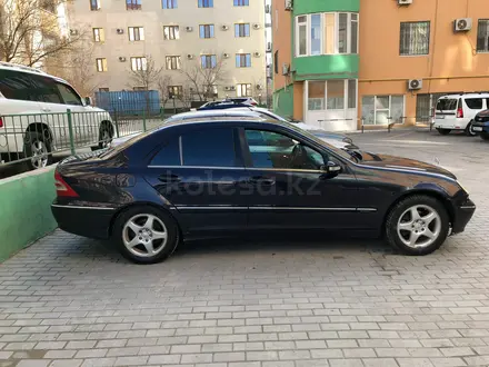 Mercedes-Benz C 200 2001 года за 1 800 000 тг. в Актау – фото 4