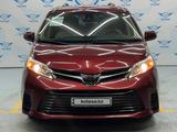 Toyota Sienna 2018 года за 15 700 000 тг. в Алматы – фото 2