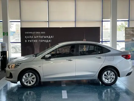 Chevrolet Onix LTZ 2023 года за 8 190 000 тг. в Актау – фото 4