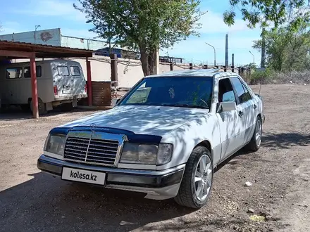 Mercedes-Benz E 200 1993 года за 1 000 000 тг. в Караганда – фото 6