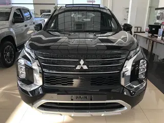 Mitsubishi Outlander, 2023