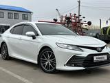 Toyota Camry 2021 года за 16 000 000 тг. в Уральск – фото 4