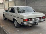 Mercedes-Benz E 200 1982 года за 3 500 000 тг. в Алматы – фото 2
