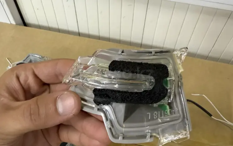 Повторитель поворотник на зеркала тойота камри 70-75 за 9 000 тг. в Алматы