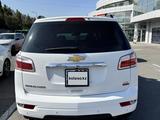 Chevrolet TrailBlazer 2022 года за 11 800 000 тг. в Алматы – фото 3