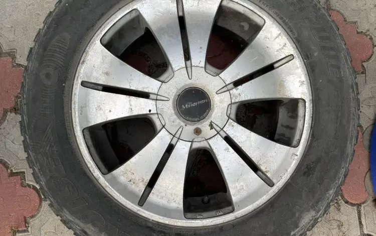 Комплект из 4 дисков R-17 с резиной за 75 000 тг. в Алматы