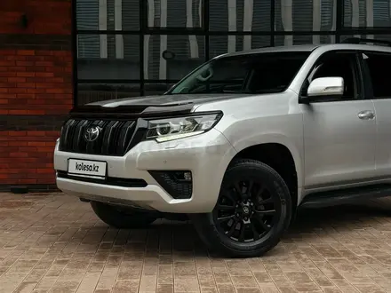 Toyota Land Cruiser Prado 2021 года за 26 000 000 тг. в Актобе