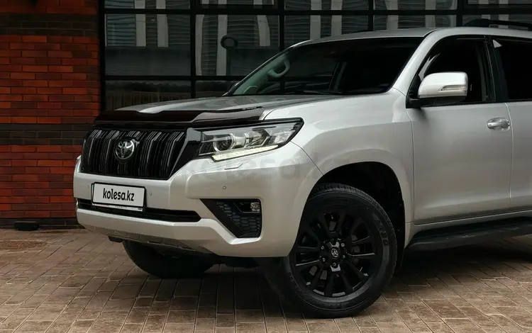 Toyota Land Cruiser Prado 2021 года за 26 000 000 тг. в Актобе