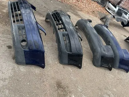 Передний задний бампер на TOURAN тауран оригинал за 50 000 тг. в Караганда