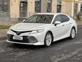 Toyota Camry 2018 года за 14 250 000 тг. в Шымкент