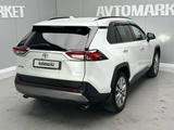 Toyota RAV4 2019 года за 15 600 000 тг. в Атырау – фото 4