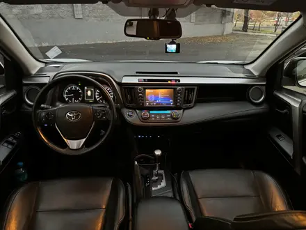 Toyota RAV4 2016 года за 11 490 000 тг. в Алматы – фото 12
