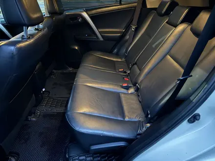 Toyota RAV4 2016 года за 11 490 000 тг. в Алматы – фото 17