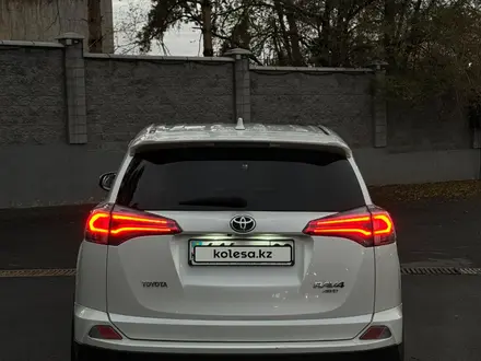 Toyota RAV4 2016 года за 11 490 000 тг. в Алматы – фото 3