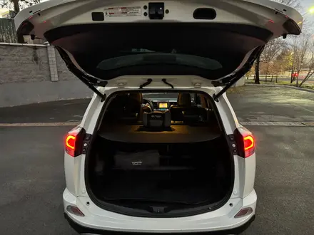 Toyota RAV4 2016 года за 11 490 000 тг. в Алматы – фото 20