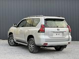 Toyota Land Cruiser Prado 2022 года за 38 200 000 тг. в Актобе – фото 4