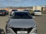 Hyundai Accent 2022 года за 8 590 000 тг. в Усть-Каменогорск