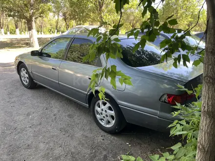 Toyota Camry 2001 года за 2 850 000 тг. в Караганда – фото 4