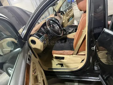 Volkswagen Touareg 2004 года за 4 500 000 тг. в Алматы – фото 7