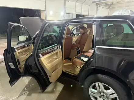 Volkswagen Touareg 2004 года за 4 500 000 тг. в Алматы – фото 8