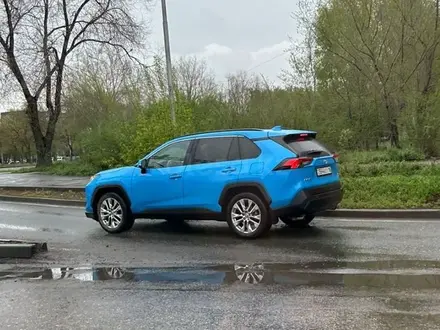 Toyota RAV4 2021 года за 15 500 000 тг. в Усть-Каменогорск