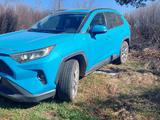 Toyota RAV4 2021 года за 15 500 000 тг. в Усть-Каменогорск – фото 2