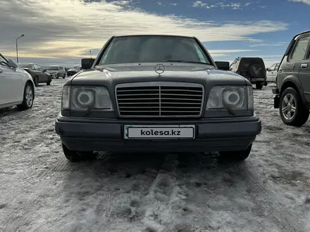 Mercedes-Benz E 320 1995 годаүшін2 800 000 тг. в Талдыкорган