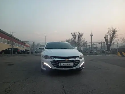 Chevrolet Malibu 2020 года за 12 700 000 тг. в Алматы – фото 3