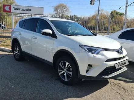 Toyota RAV4 2017 года за 13 500 000 тг. в Усть-Каменогорск – фото 2