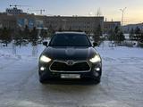 Toyota Highlander 2023 года за 25 000 000 тг. в Атырау – фото 2