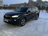 Toyota Highlander 2023 года за 25 000 000 тг. в Атырау
