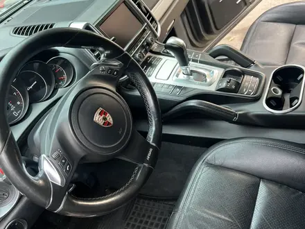 Porsche Cayenne 2011 года за 14 000 000 тг. в Алматы – фото 4