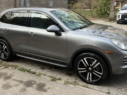 Porsche Cayenne 2011 года за 14 000 000 тг. в Алматы – фото 9