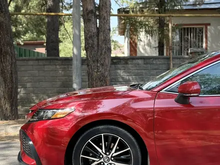 Toyota Camry 2022 года за 12 500 000 тг. в Талгар – фото 6