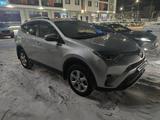 Toyota RAV4 2016 годаfor16 200 000 тг. в Астана – фото 3