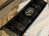 Решетка радиатора Toyota Land Cruiser Prado 150 Black Onyx 2017-2023 за 330 000 тг. в Астана