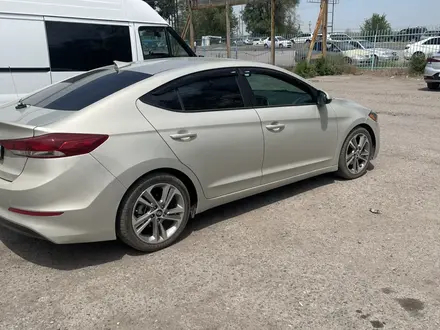 Hyundai Elantra 2019 года за 7 590 000 тг. в Усть-Каменогорск